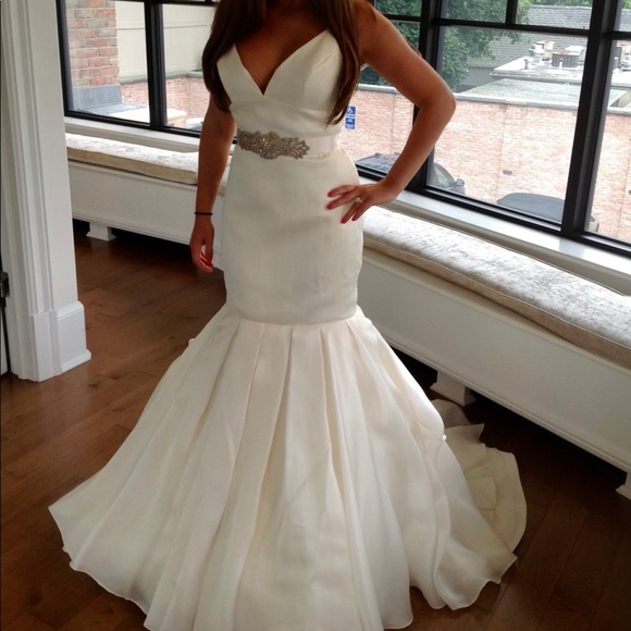 Alvina Valenta Wedding Dress 9406 - Picture 7 of 11